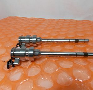 LOT OF 2 Intuitive Surgical 420254-04 (10)VE202401 8mm REGULAR CANNULA (LAM-4)