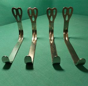 LOT OF 4 PILLING P2 46 1010 Tongue Retractor (LAM-2470)